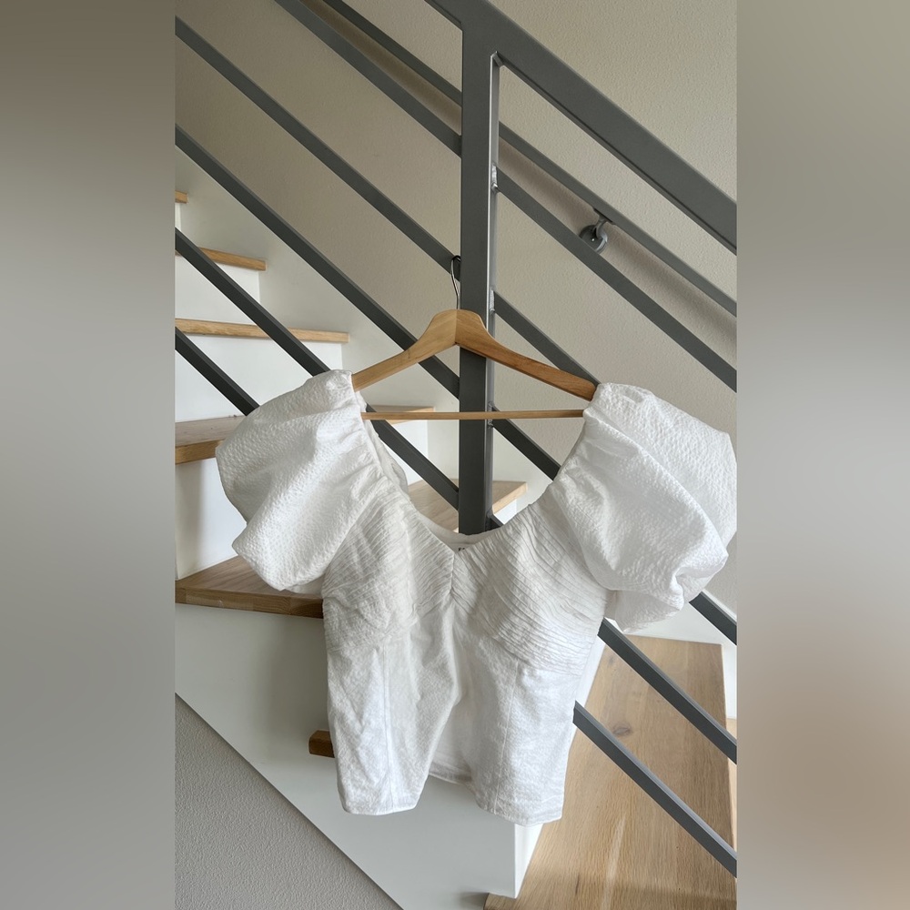 Frame Puff Sleeve Top